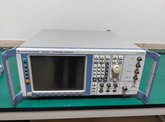 comprar Gerador de Sinal Vetorial R&S SMU200A Usado com Dois Geradores de Sinal Independentes e Faixa de Frequência de 100 KHz a 6 GHz Fabricação em linha