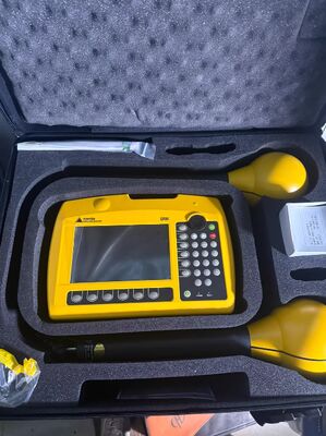 comprar Narda SRM-3006 - Medição seletiva de EMF de frequência até 29,5 GHz Equipamento de medição seletiva de campos eletromagnéticos Fabricação em linha