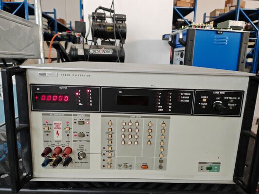 comprar Calibrador multifunção de precisão da série Fluke 5100B com interface GPIB 1100V de tensão contínua e faixa de resistência de 1Ω a 10MΩ Fabricação em linha