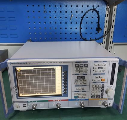 Rohde e portos do analisador de rede 2 e 4 do vetor de Schwarz ZVB8 de múltiplos propósitos