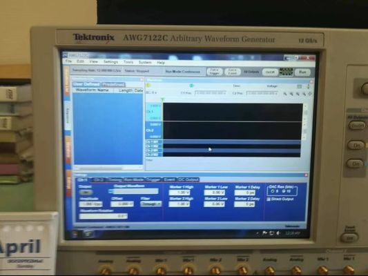 Tektronix AWG7122C Gerador de forma arbitrária de onda de 3,2 GHz ou 5,6 GHz 12 GSs/s 2 canais