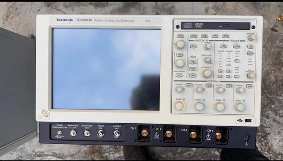 Usado Tektronix TDS6604B Osciloscópio de armazenamento digital 4 canais 6 GHz LCD a cores