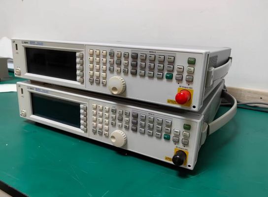 Aglient N5181A Gerador de sinal RF analógico MXG 100 KHz - 1 GHz Com 3 GHz ou 6 GHz Opcional