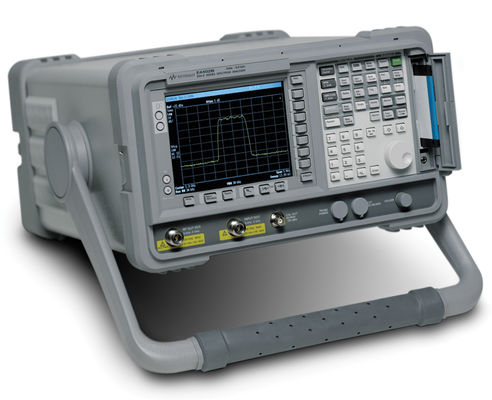 Keysight E4405B Analisador de Espectro ESA-E com gama de frequências de 9 kHz a 13,2 GHz e gama de temperaturas de 0 a 55 °C